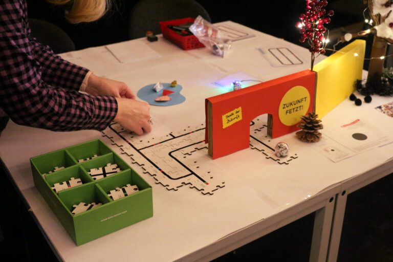 Stadt der Zukunft - Station beim Medienfestival mit Ozobots
